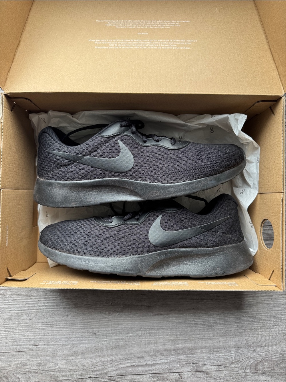 Nike Black Mesh Running Sneakers with Gray Swoosh Men’s US11